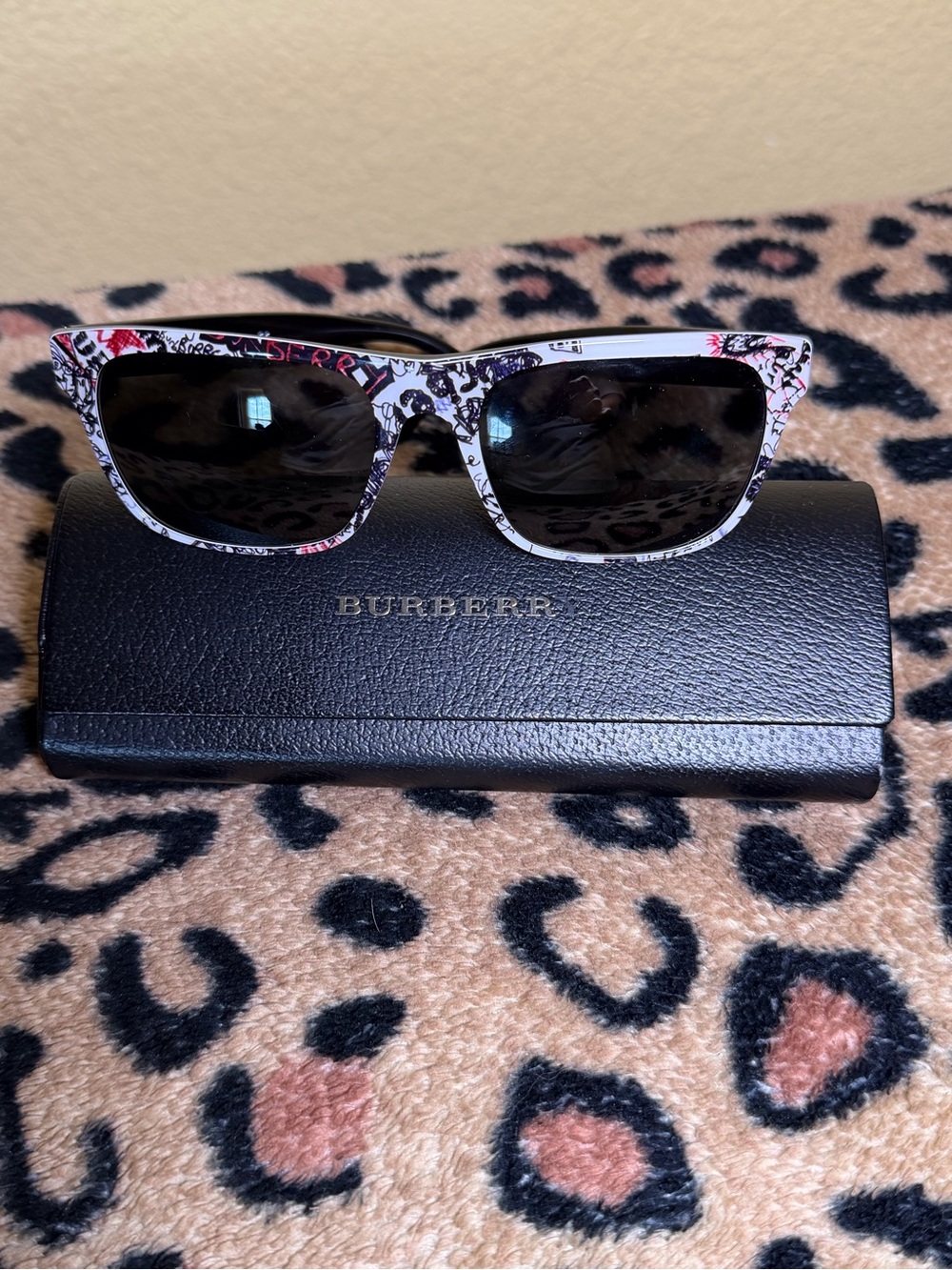Burberry Pink & Black Graphic Print Women's Sunglasses